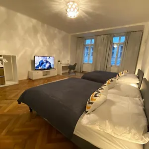 Apartamento Spacious On Wenceslas Square