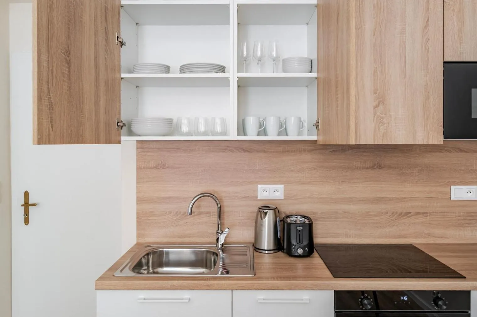 Blueground Letna Furnished Studio Foodie Area Prg-49 Prag Lägenhet