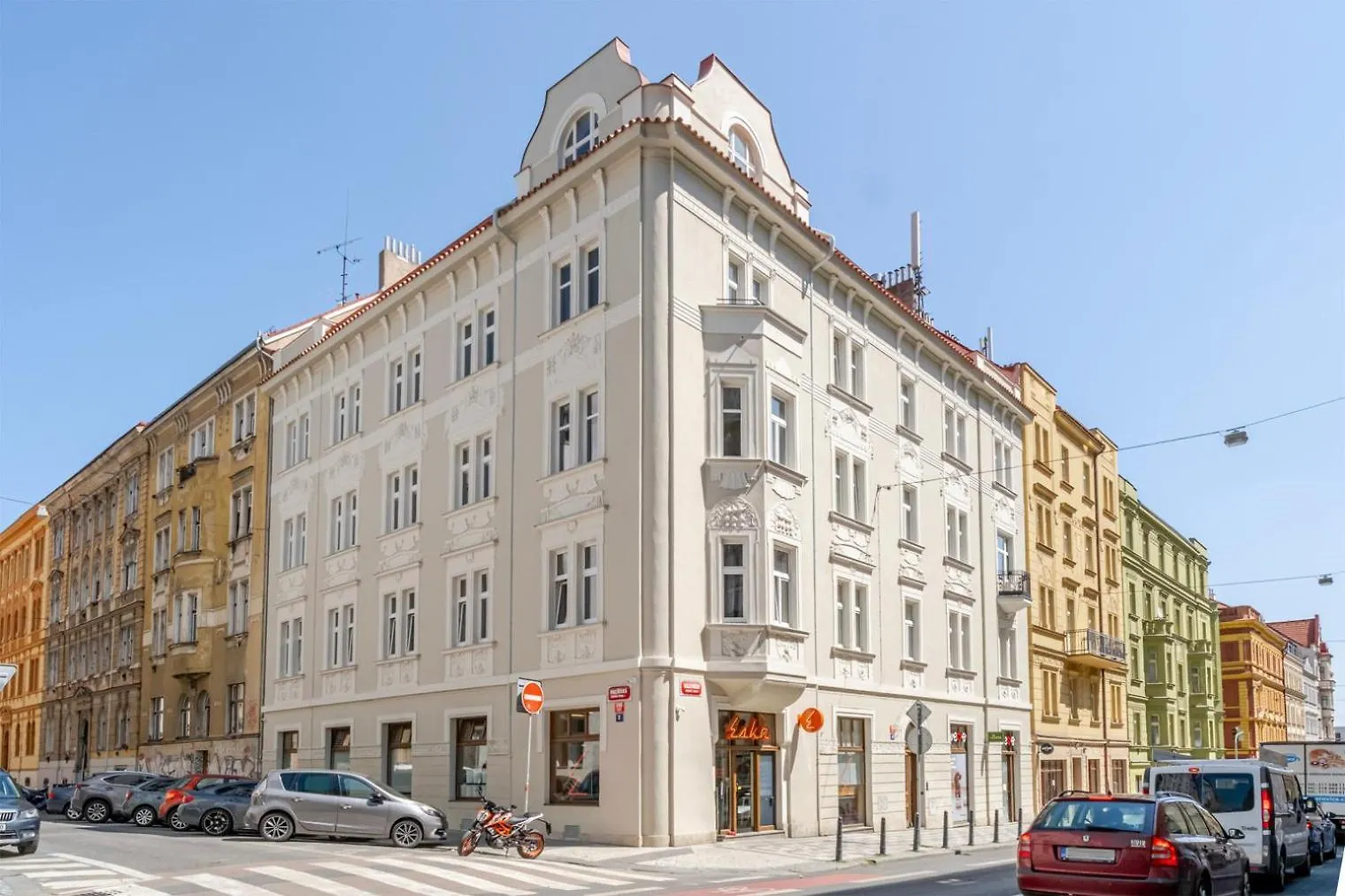 Blueground Letna Furnished Studio Foodie Area Prg-49 Prag Lägenhet